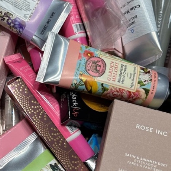 Mystery Beauty Box 10 Piece Lot Grab Bag - Makeup Skincare Lotion All NEW - Picture 8 of 10